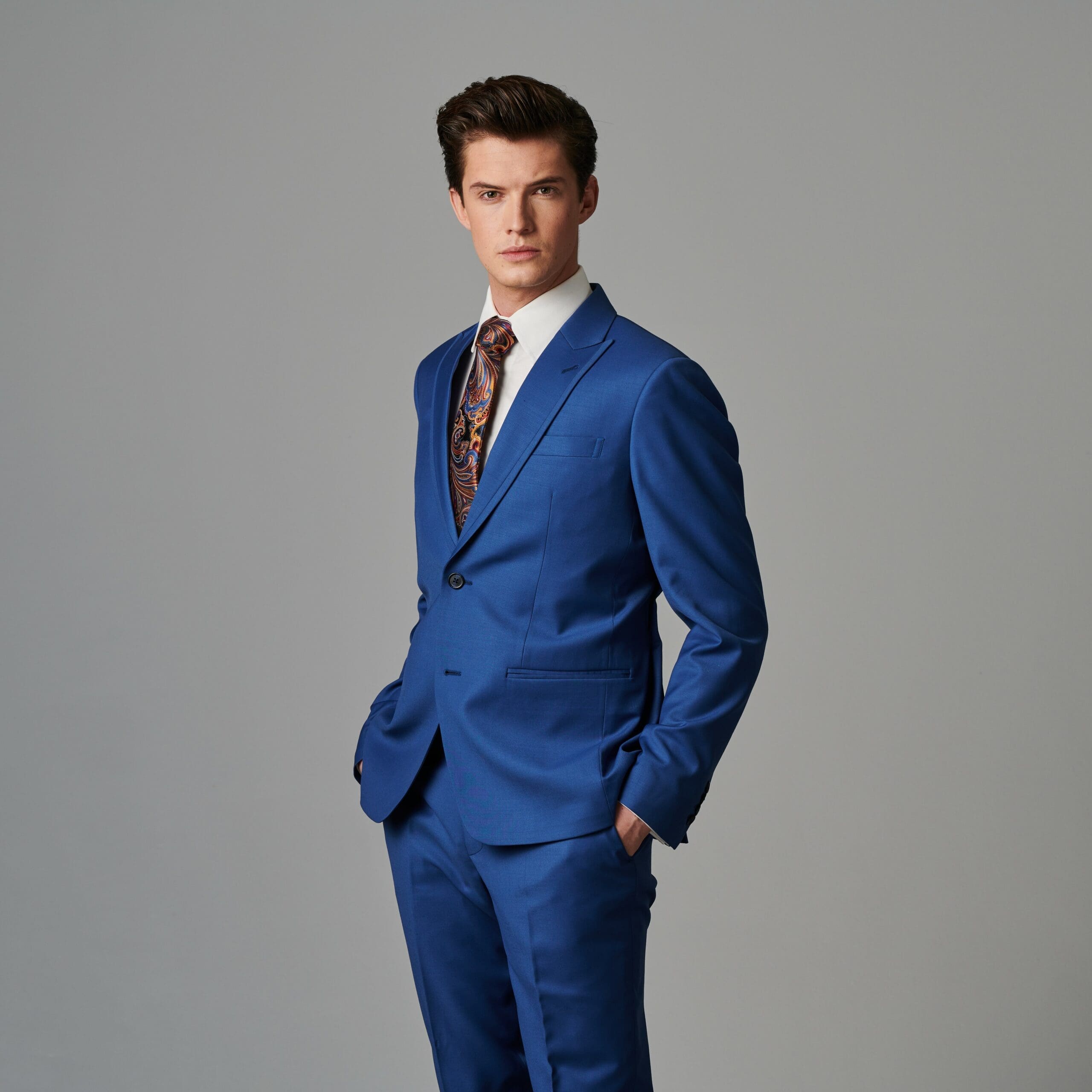 Business Anzug - Qualität ohne Kompromisse mit Massanzug von Collin Suiting